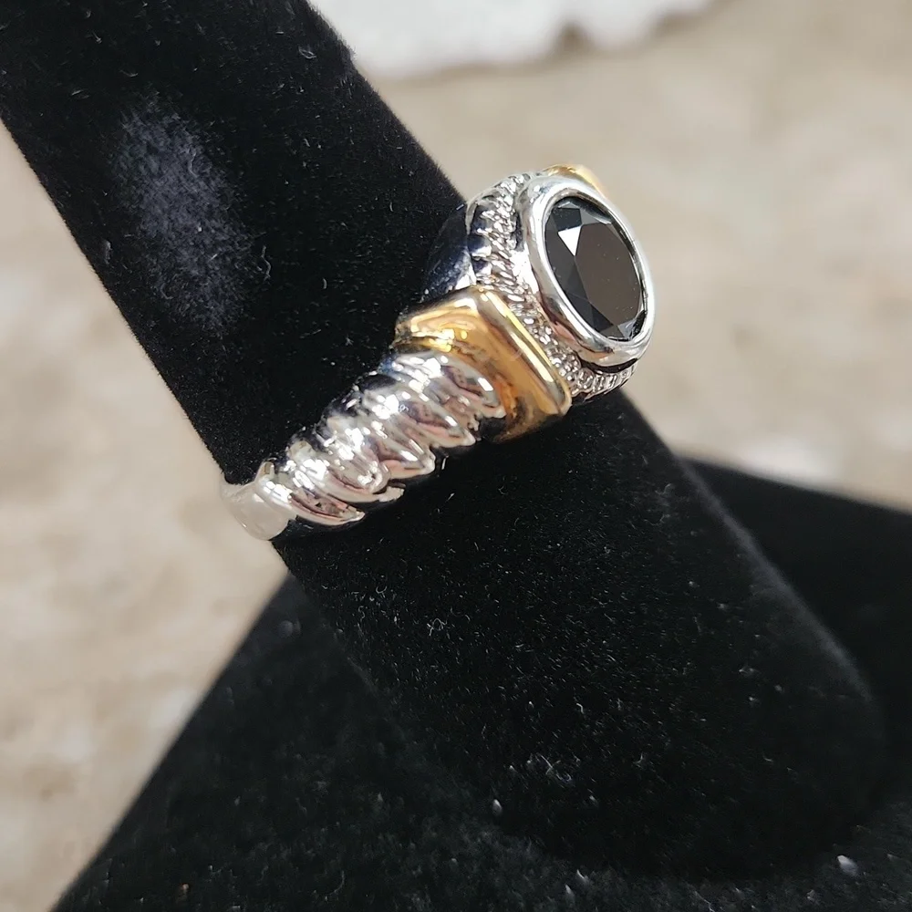 New Costume Ring, Size 8